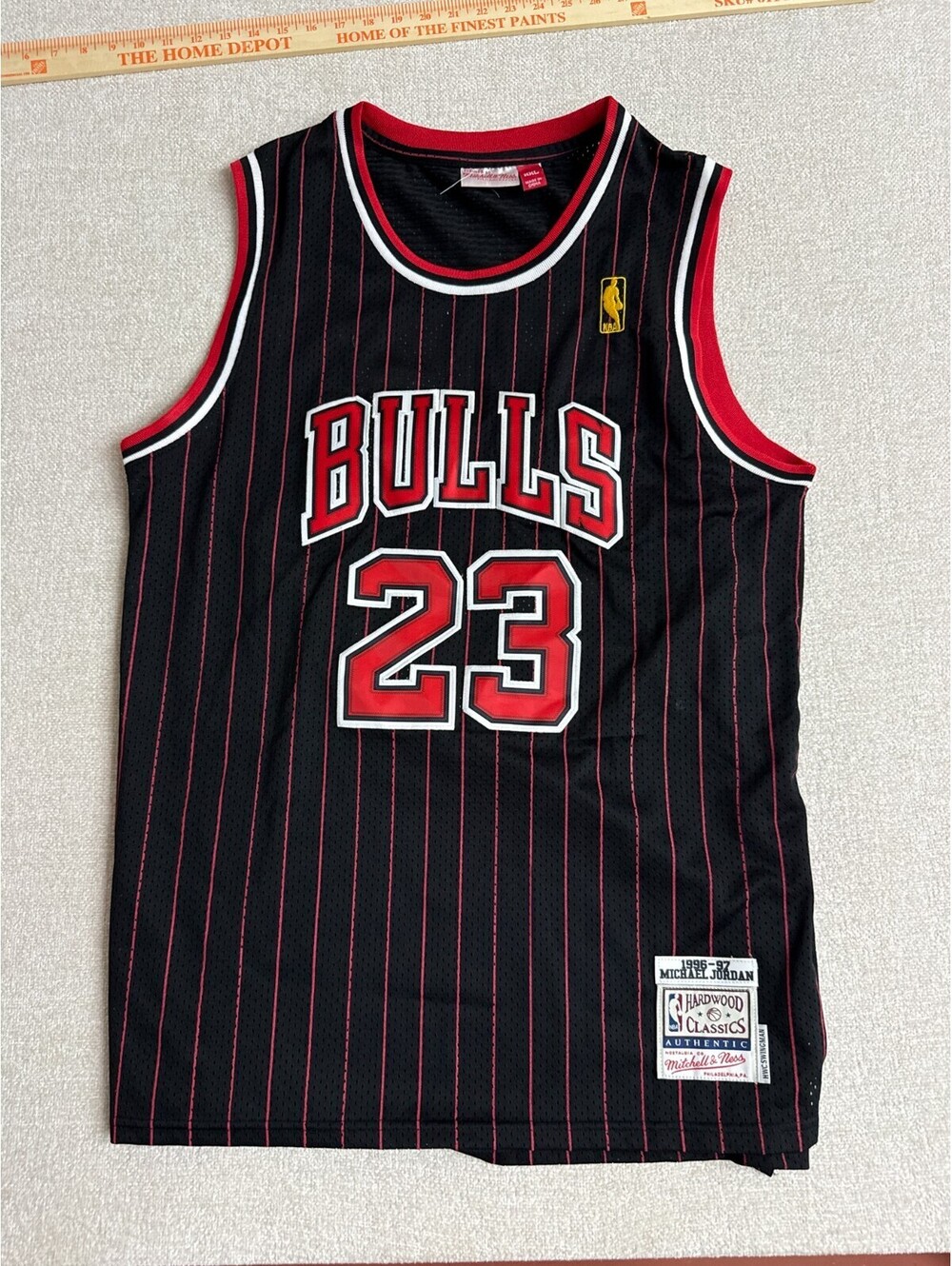 Mitchell & Ness Mens XXL Michael Jordan 1996-97 Chicago Bulls Pinstripe Jersey